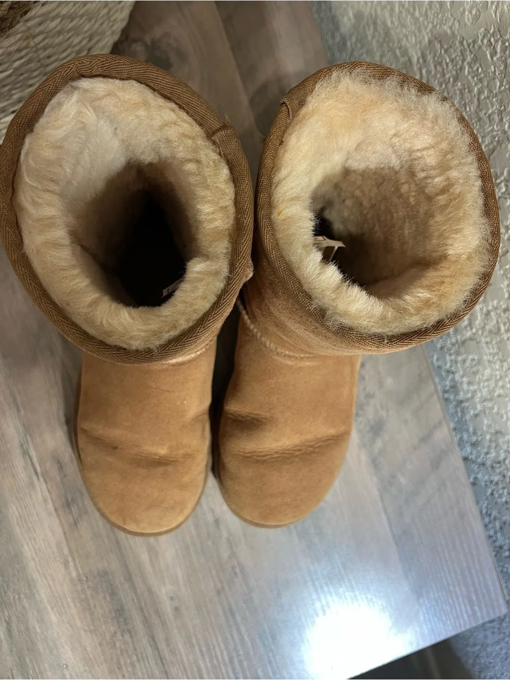 UGG Short Shearling Boots - Chestnut Tan